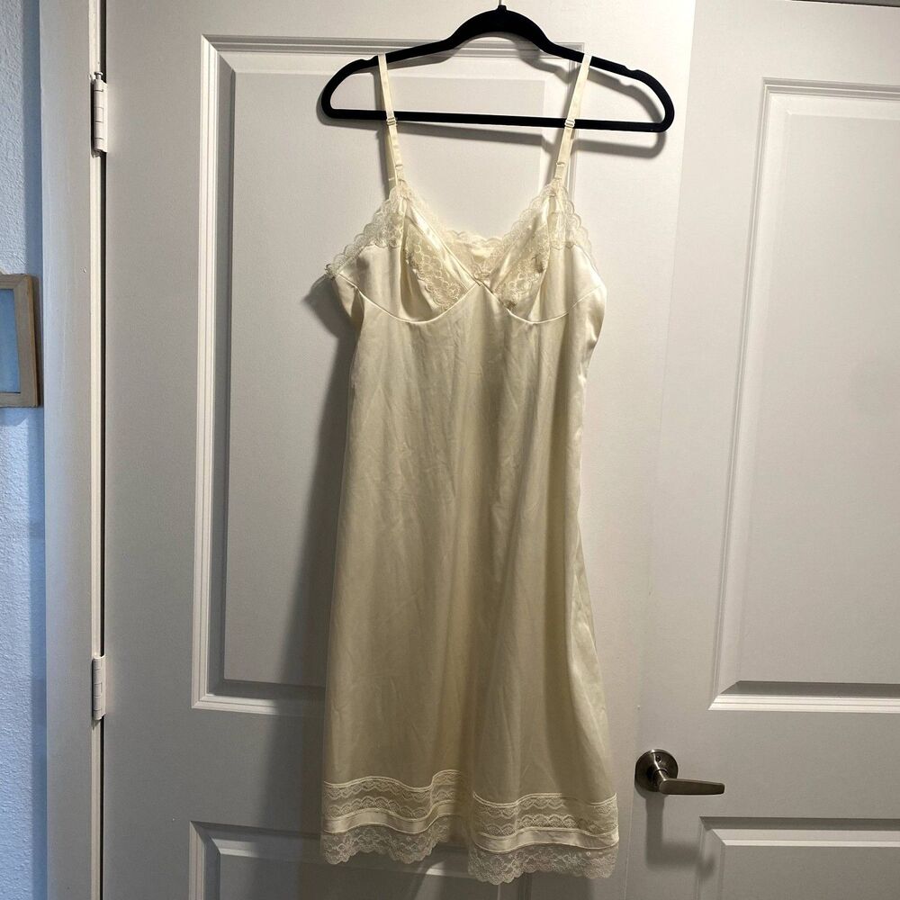 Vintage Vanity Fair Silky Off-White Lace Sleeveless Lingerie Slip Midi Dress (L)